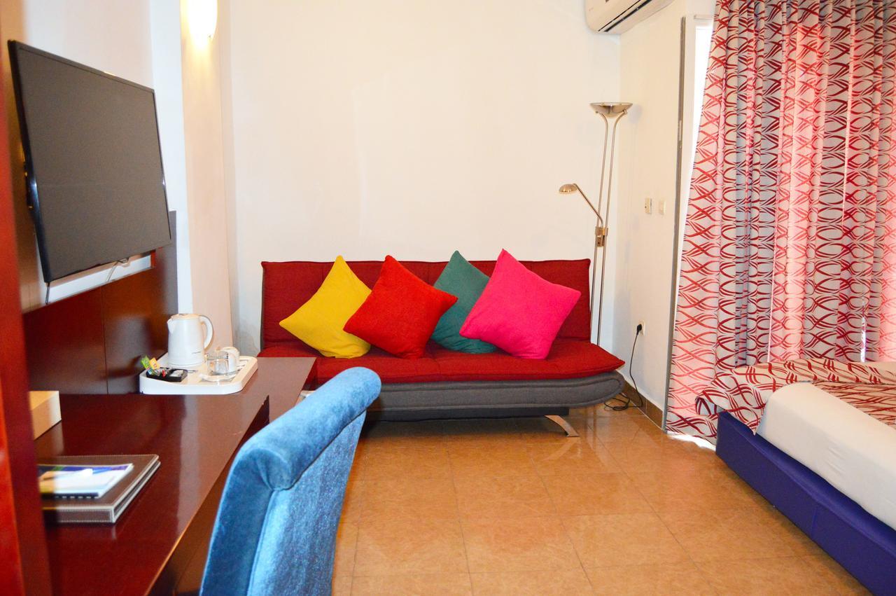 Leon Hotel Kinshasa Exterior photo