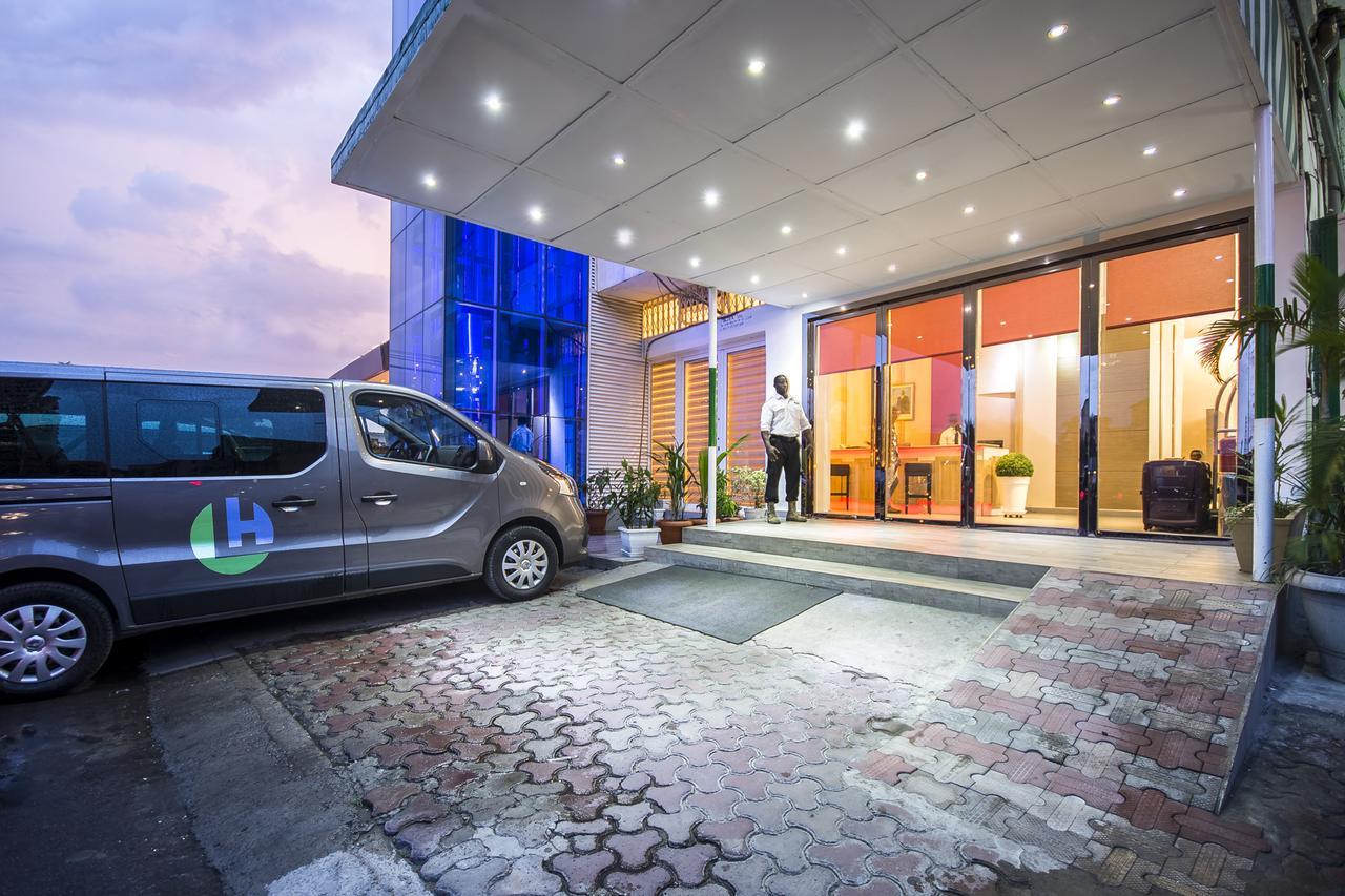 Leon Hotel Kinshasa Exterior photo